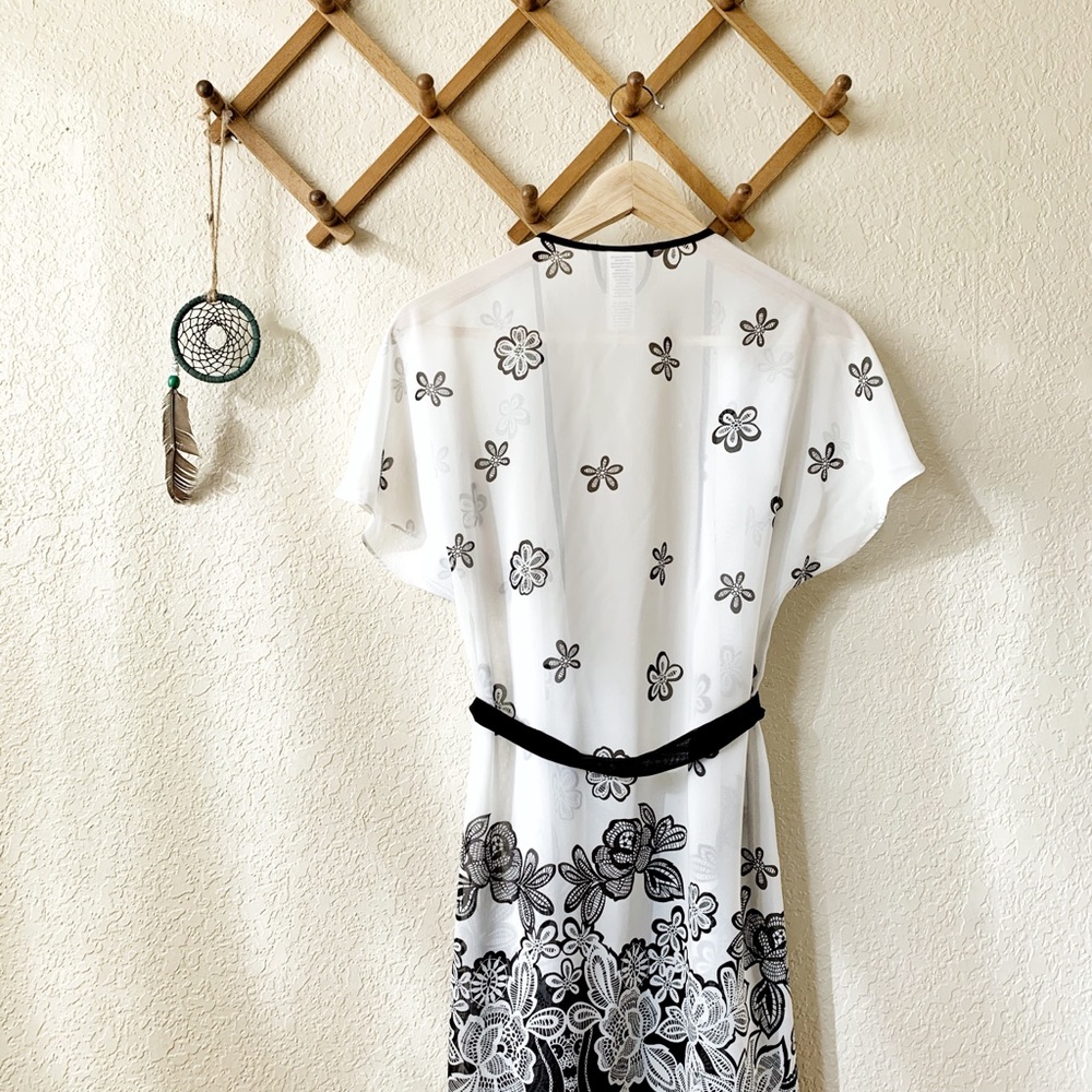 In Bloom Robe - Picture 7 of 8